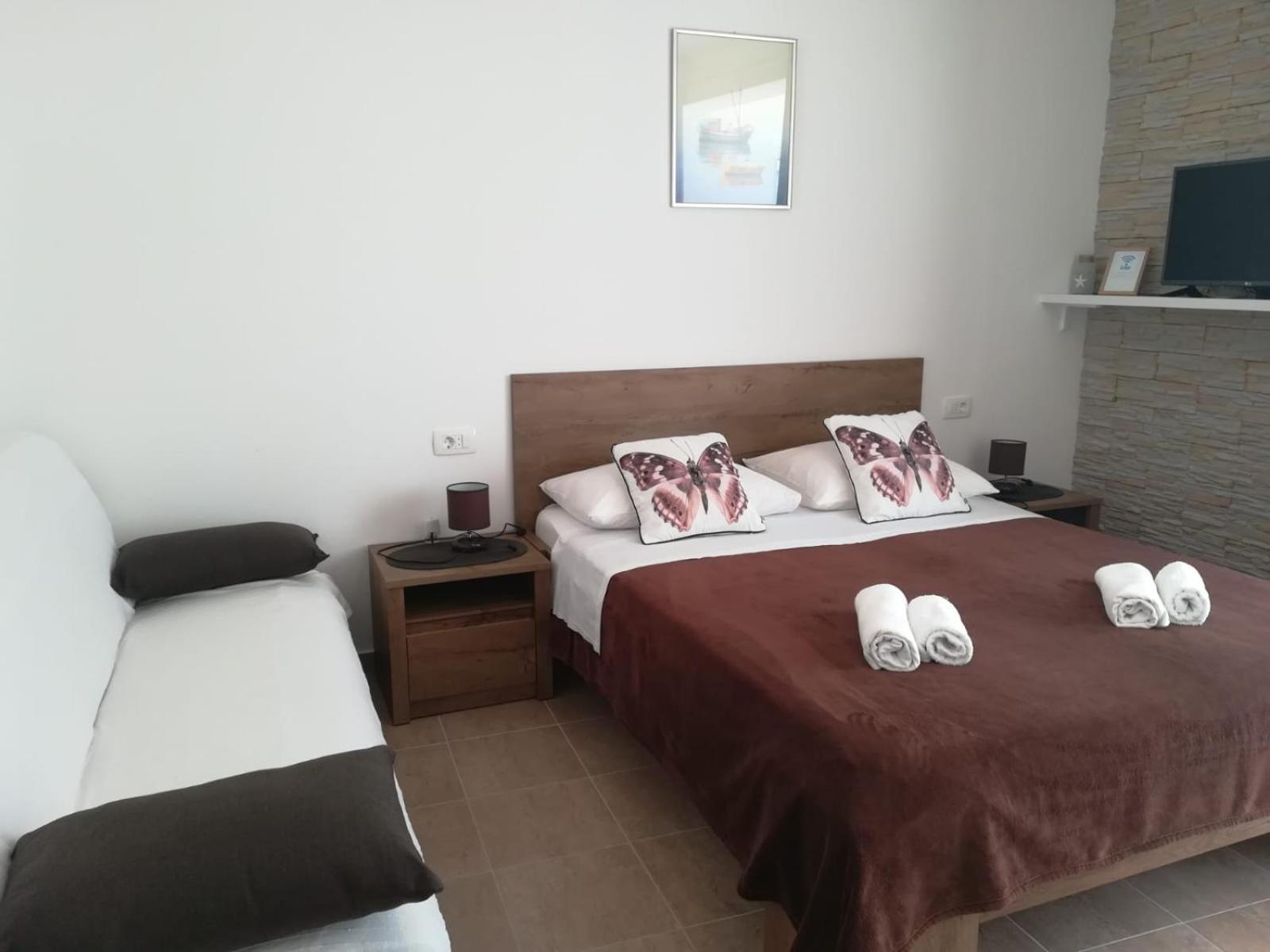 Apartmani “Kresimir” Omiš Buitenkant foto